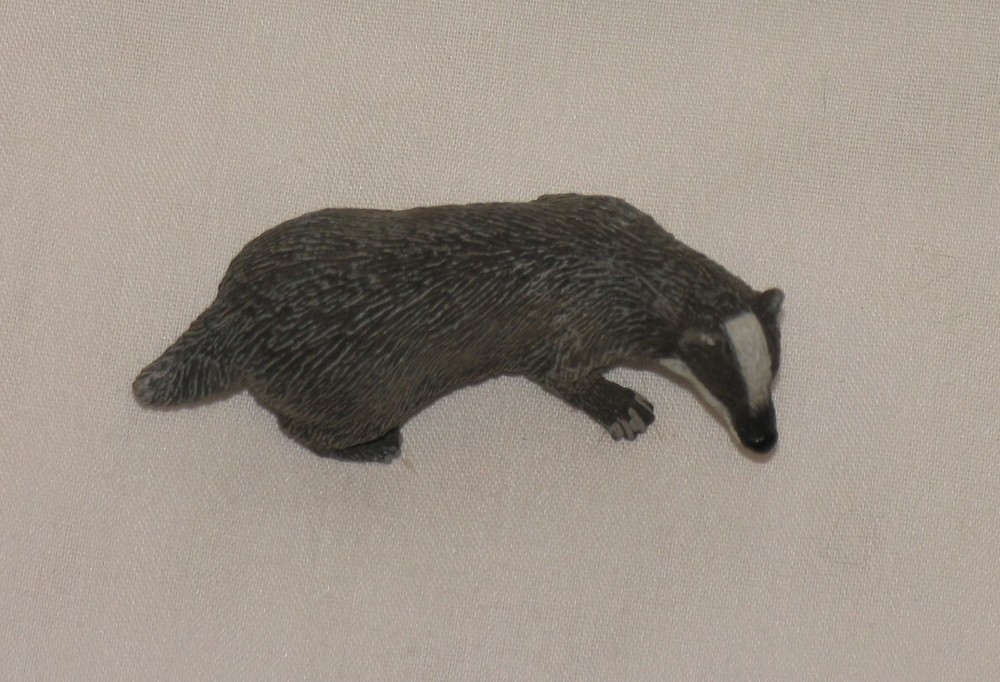 Schleich Standing dark gray Badger Retired with tags