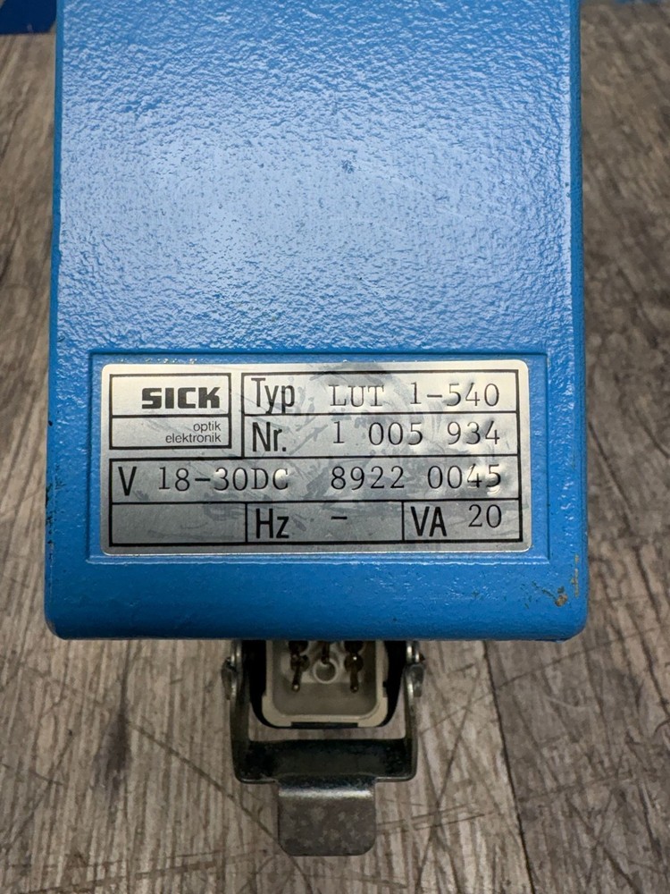 SICK LUT1-540 LUMINESCENCE SENSOR 18-30VDC