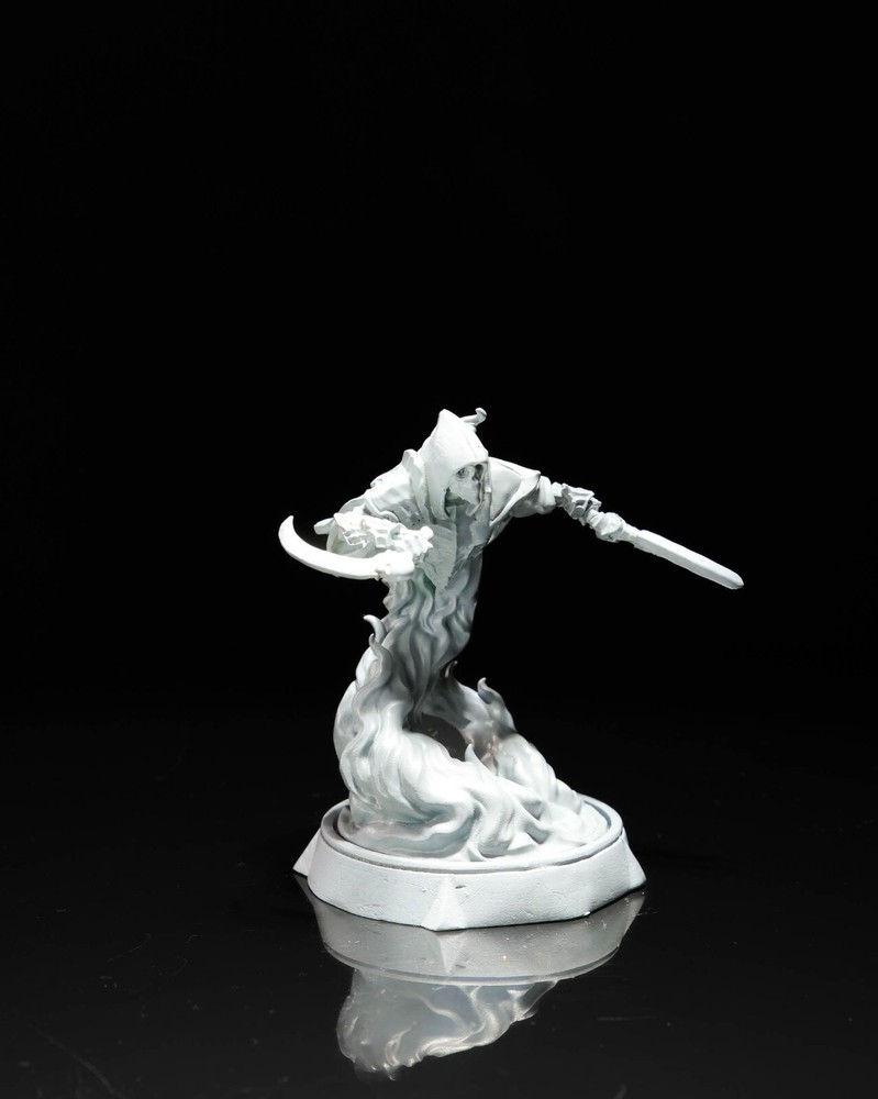 DnD Ghost with Daggers 32mm Scale (unpainted)