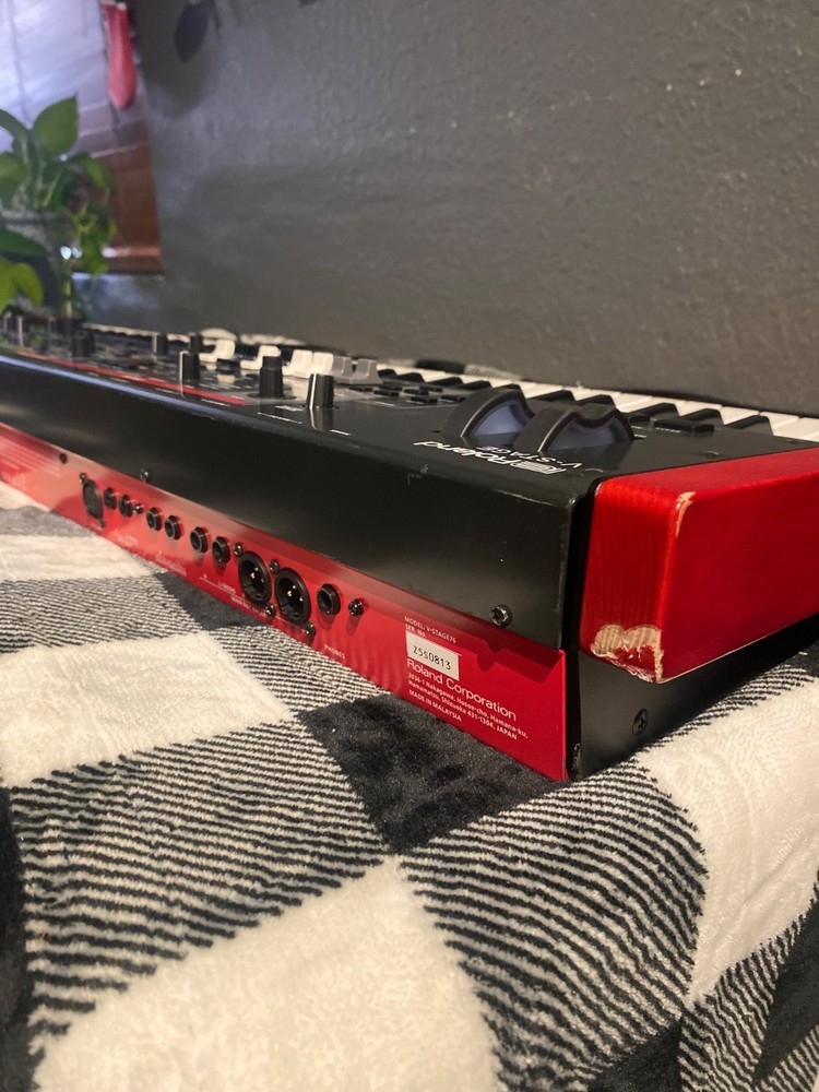 Roland V-STAGE76 76-Note Performance Keyboard (Damaged )