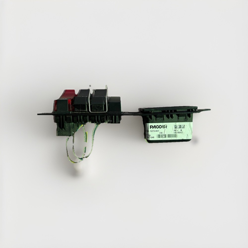 PACCAR Switch Panel S06-1073-601 with Three Switches