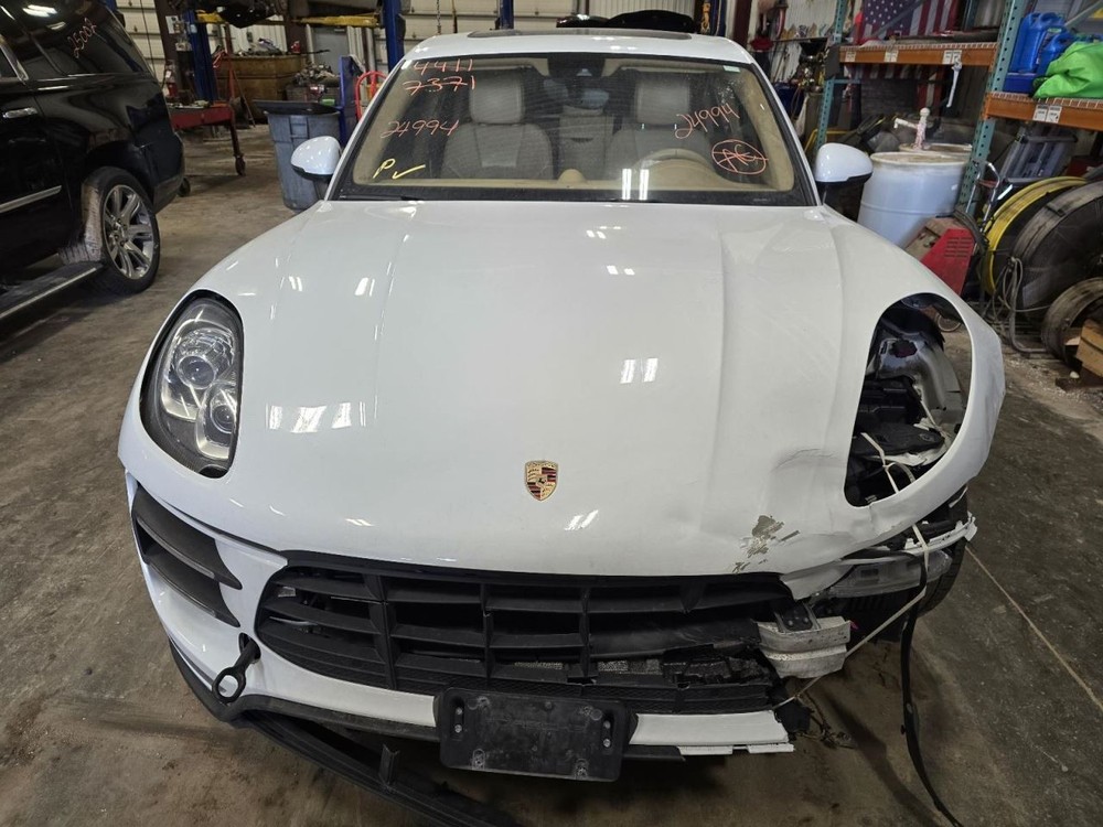 MACAN 2016 Jack 1538878