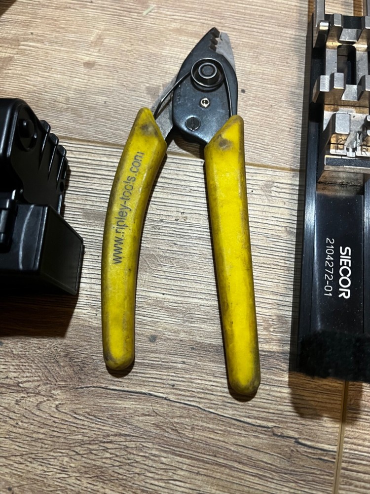 Corning TKT Unicam splicing set with extras/ Cleaver