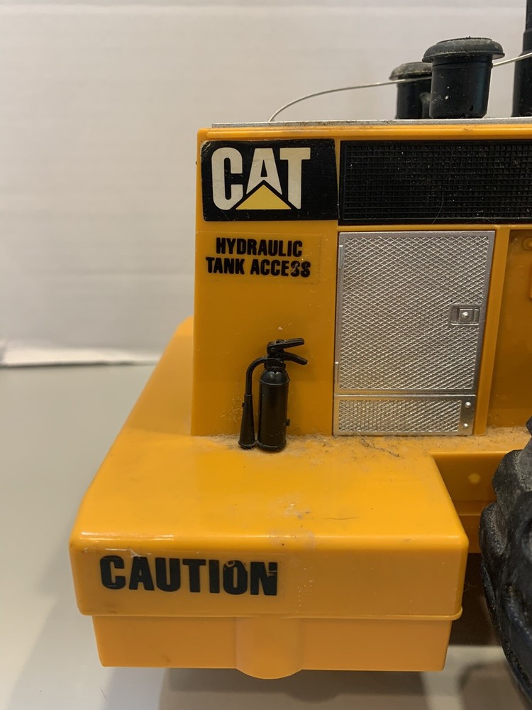 Vintage New Bright CAT Caterpillar 992C Wireless Remote Control 49MHz Front Load