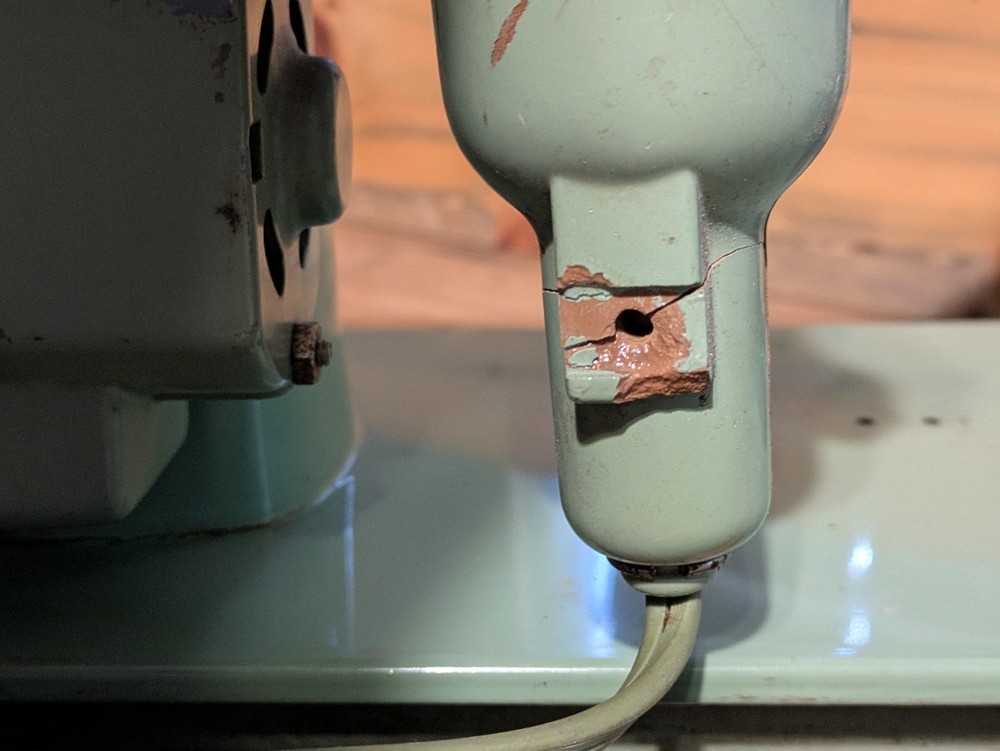 SINGER Model 185J Sewing Machine