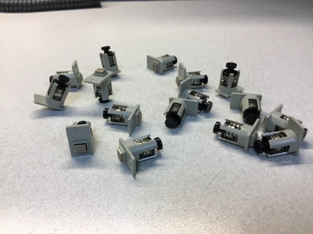 Harmon Kardon CD 391/491 - Push Button #A662-CD391C, working.