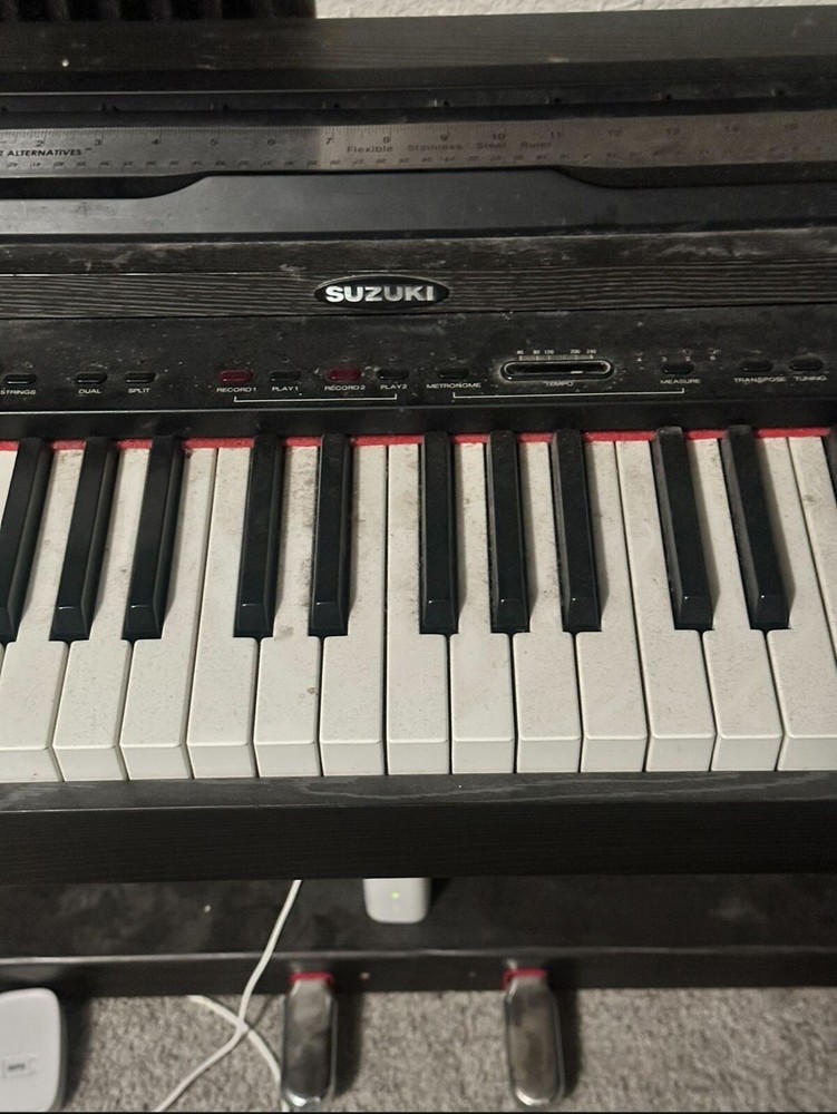 Suzuki Personal Piano DP-88