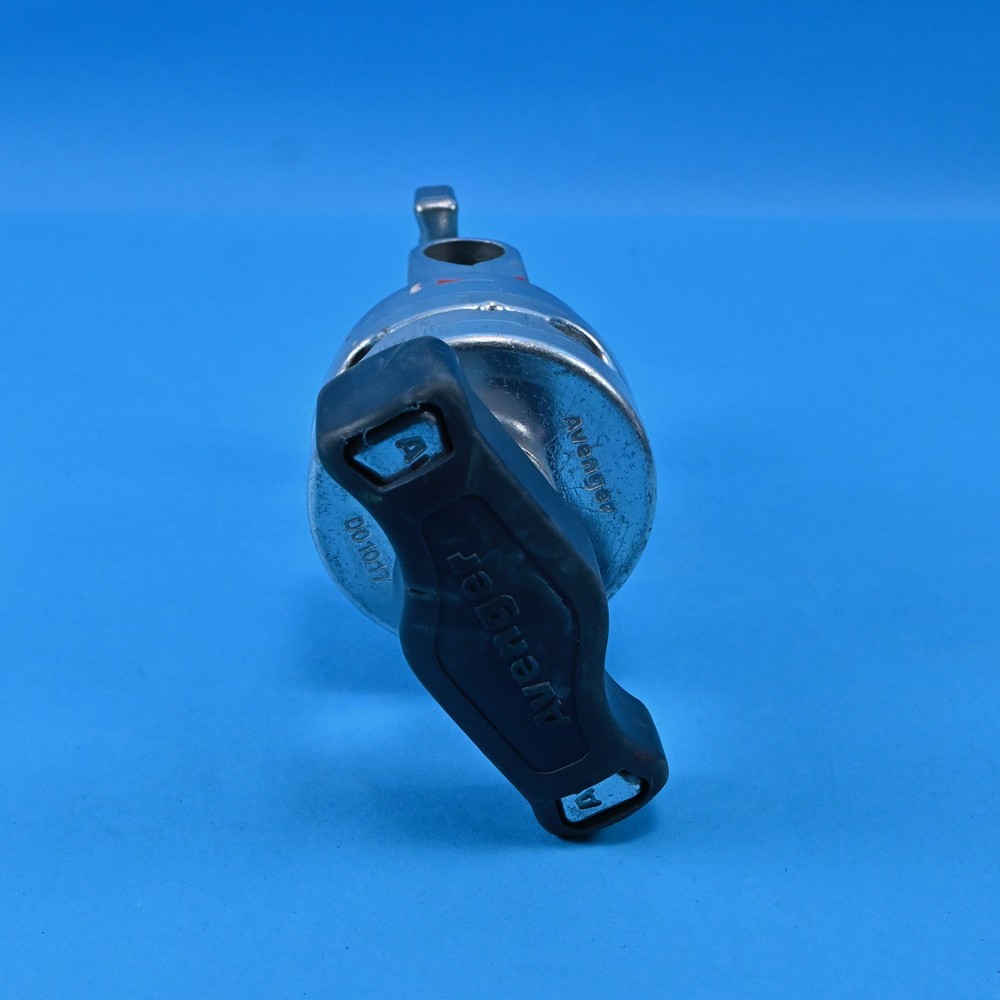 Avenger D200 Grip Head 2.5” | Used | Chrome | 5/8” Socket