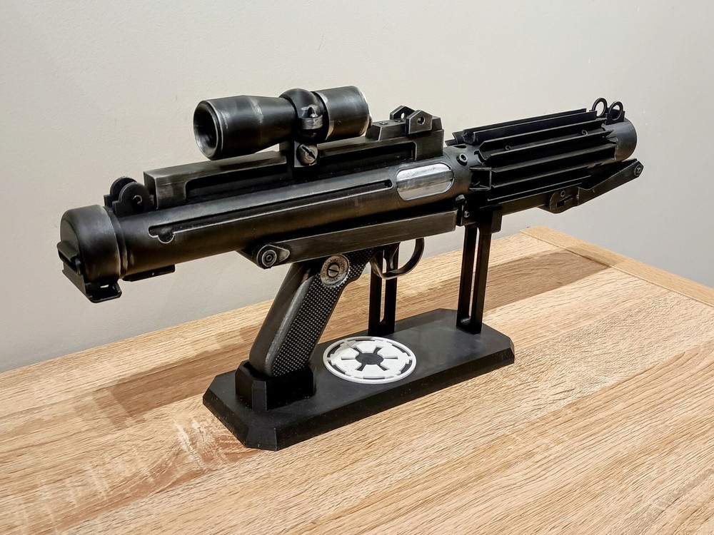 Star Wars ROTJ E-11 Blaster Prop Replica – Weathered with Display Stand