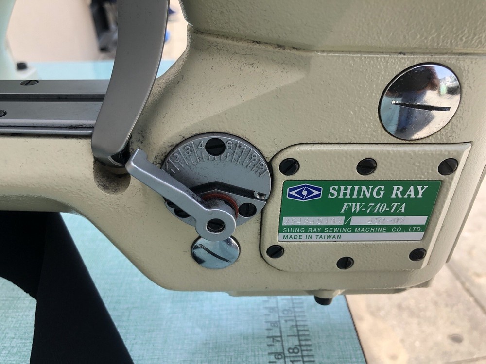 Flatlock Feed-off Arm Industrial Sewing Machine