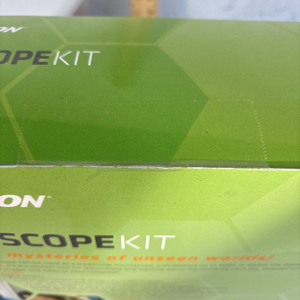 Celestron Digital Microscope Kit - 40X to 600X Magnification. Nos a143