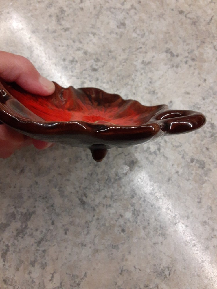 McMaster Craft Pottery No. 21 Maple 🍁 Leaf Trinket Dish Thunder Bay Ont.