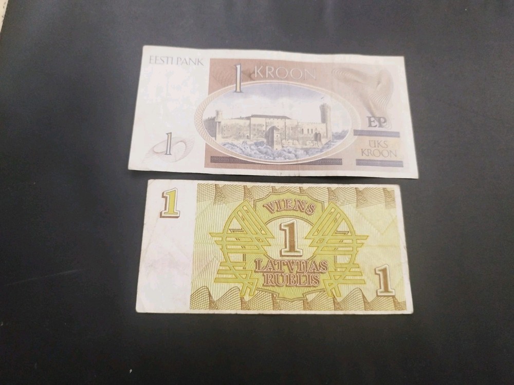 Baltic 2 different banknotes