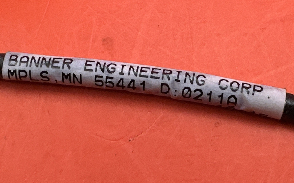 NEW - BANNER ENGINEERING PT400 / PT400 - IN BOX