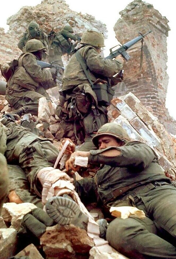 Vietnam War Photo -- Soldiers In Battle - Wounded Soldiers