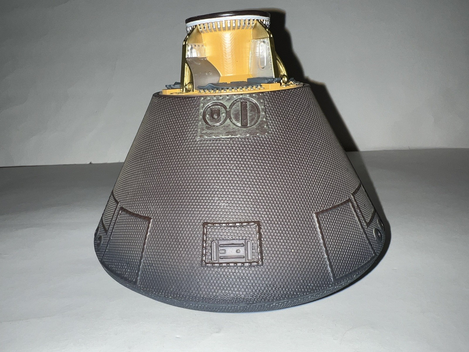 NEW 1/25 Daron Executive NASA Apollo 11 Spacecraft Capsule Command Module Model