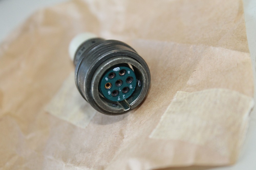 DEUTSCH CONNECTOR MS3137P7-50S NEW SURPLUS PACKAGE