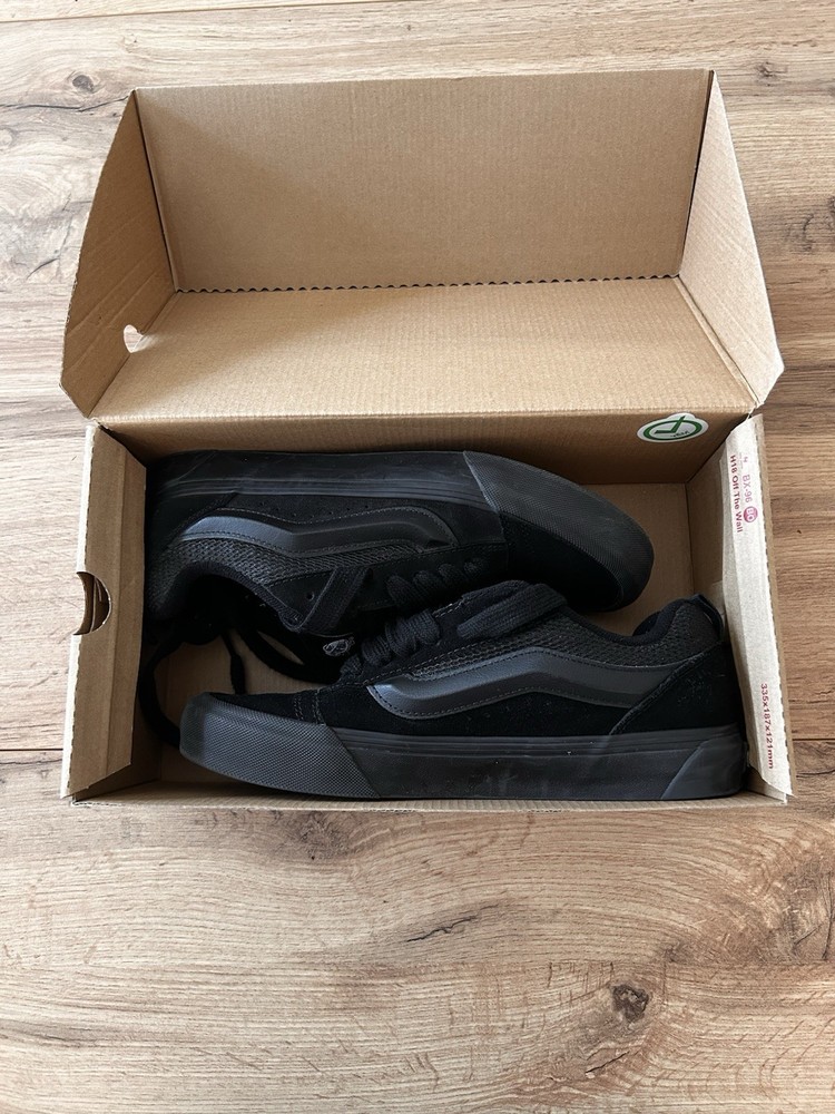 VANS Black Knuskools