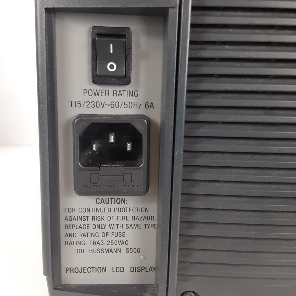 Lightware Viewpoint 100 LCD Projector w Case