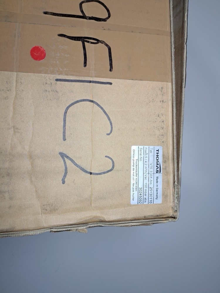 THOMAS VTE 3 Rotary Vane Vacuum Pump