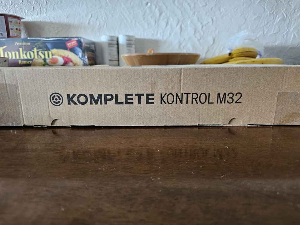 Native Instruments M32 Komplete Kontrol Keyboard Controller - SEALED BOX.