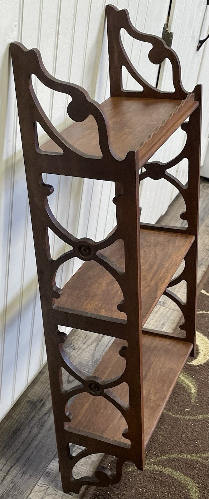 ANTIQUE? ENGLISH EDWARDIAN CARVED MAHOGANY HANGING ETAGERE WALL SHELF! LOVELY!