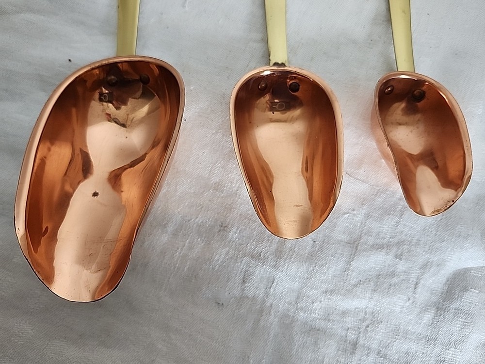 Vintage Copper & Brass Measuring Scoops @ HOOK; MARKED"BOOT/KOREA"4 PC