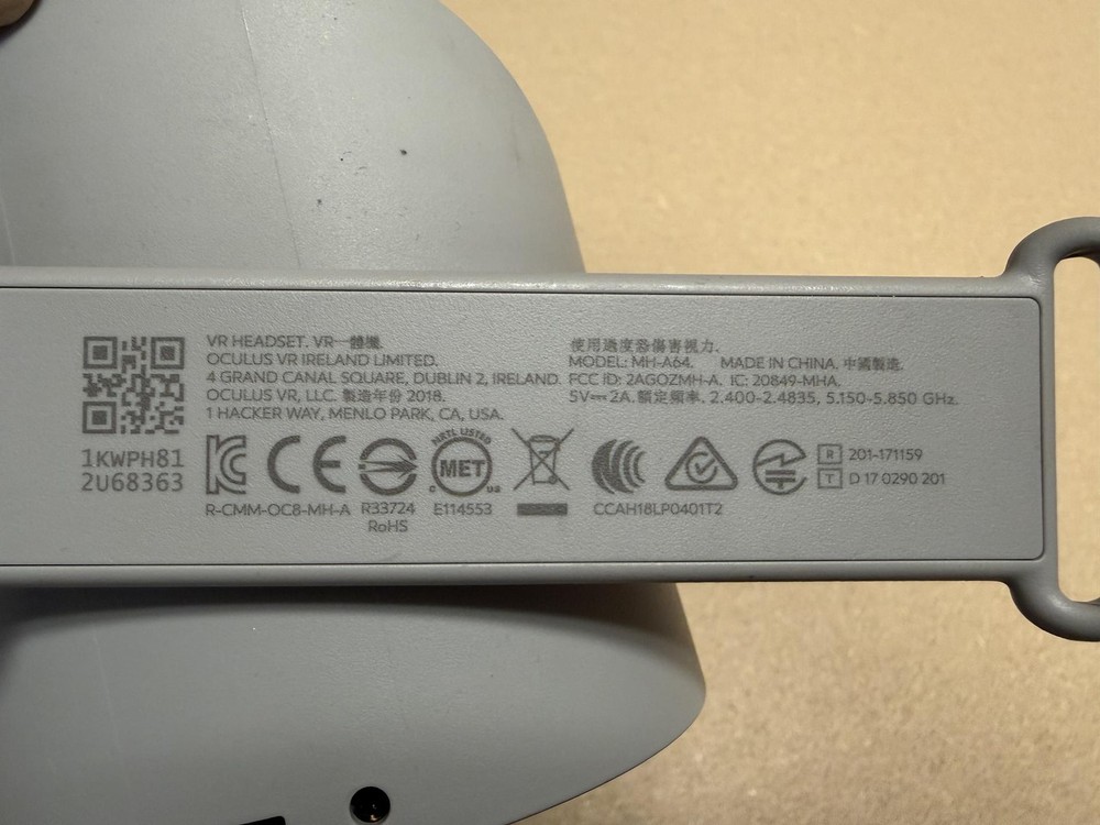 Oculus Go Standalone VR Headset 64GB Model MH-A64