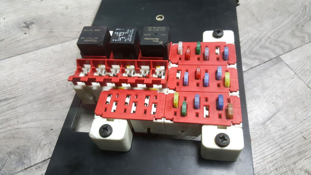 FREIGHTLINER FUSE BLOCK 5295870