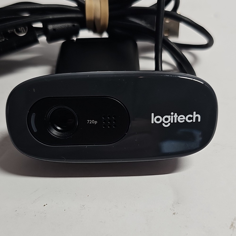 Logitech 720p USB Webcam Black Clip-On High-Resolution Video USB Connectivity