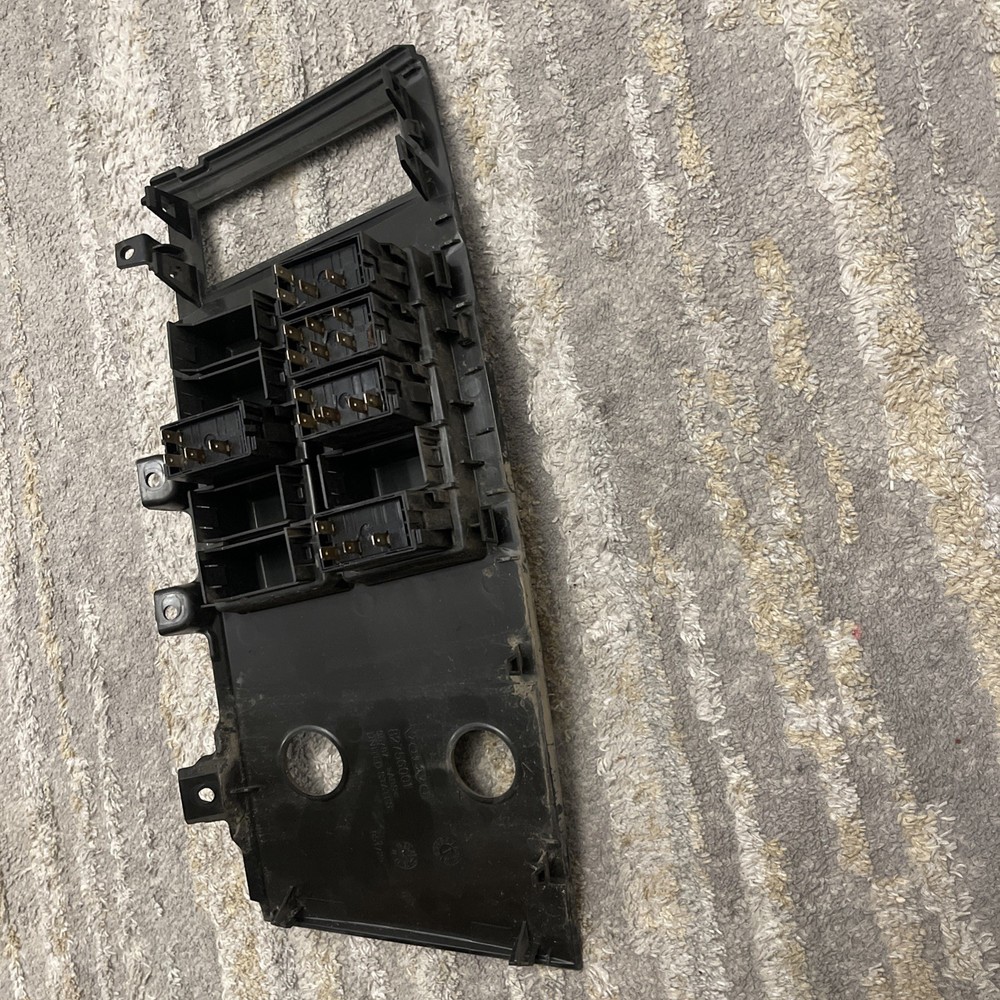 Volvo VNL 82756001 Dashboard Switch Panel