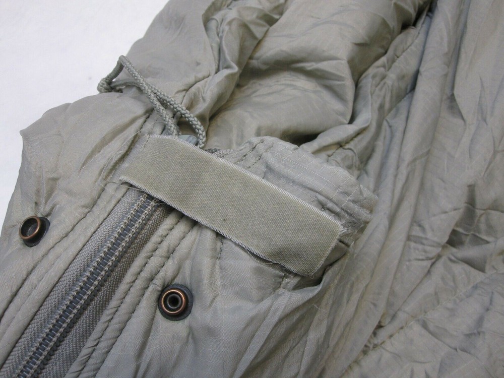 US ARMY ISSUE INTERMEDIATE SLEEPING BAG FOLIAGE GREEN MODULAR SLEEP SYSTEM UCP