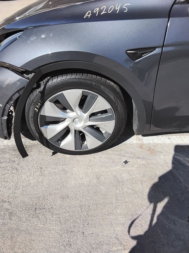 TESLA Y 2021 Camera/Projector 131744