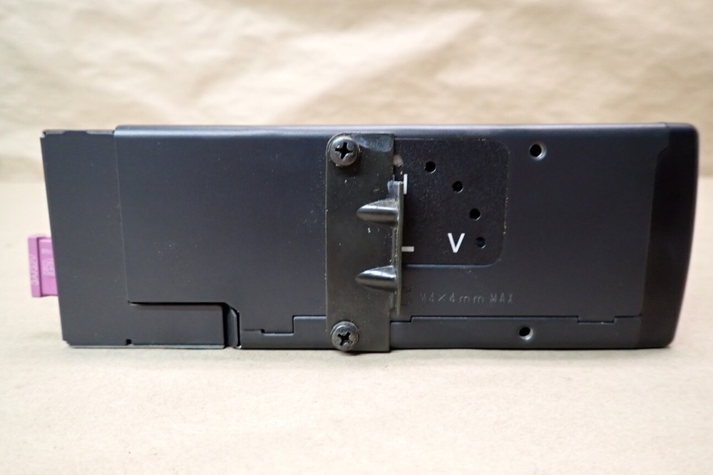 2000 BMW K1200LT SIX DISC CD CHANGER CD PLAYER