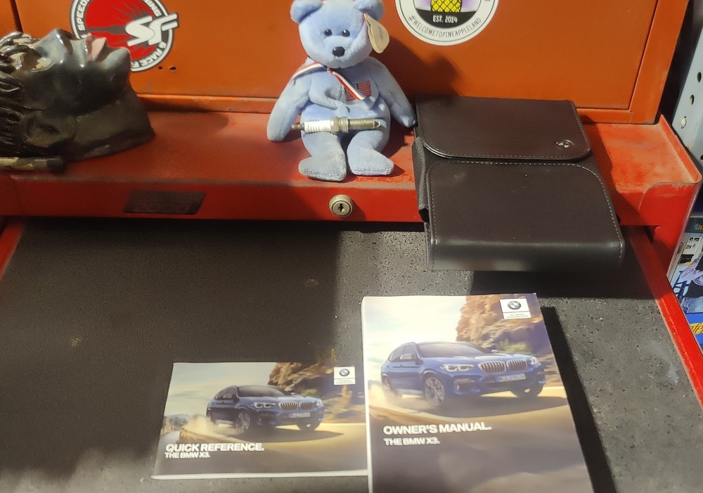 2018 BMW X3 Owners Manual With Case