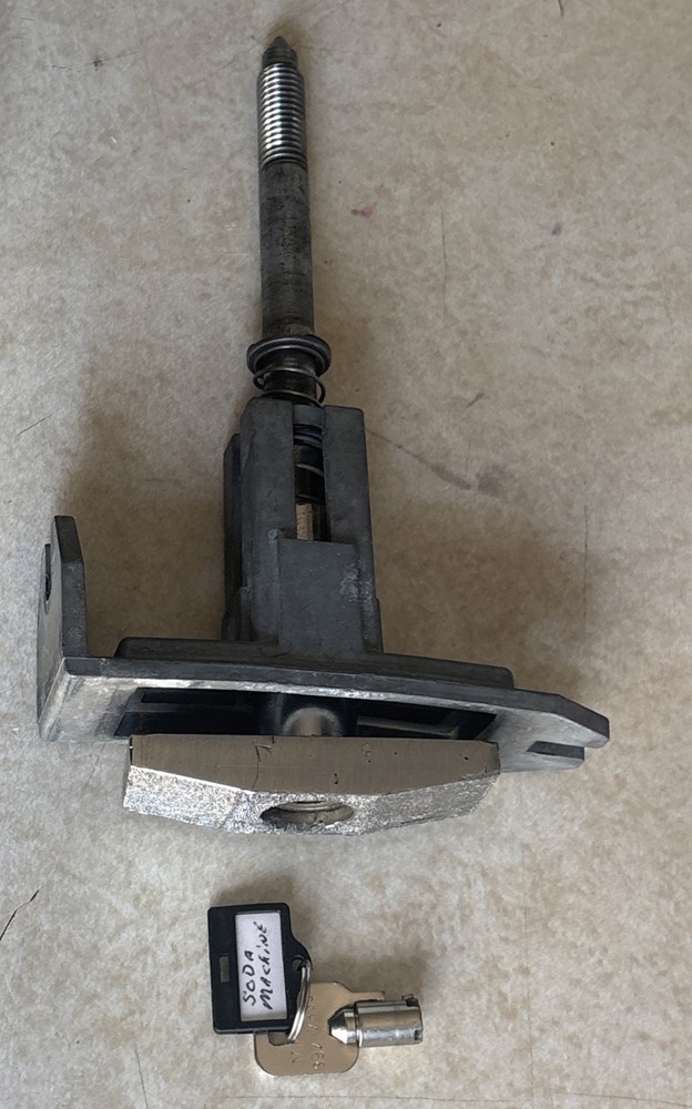 Dixie Narco T handle with posts (for coin chute) includes lock and One keys