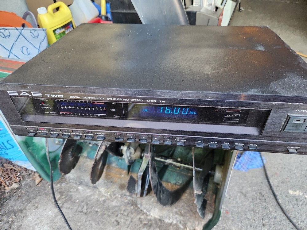 Vintage SAE Two T14 Digital Tuner Powers On