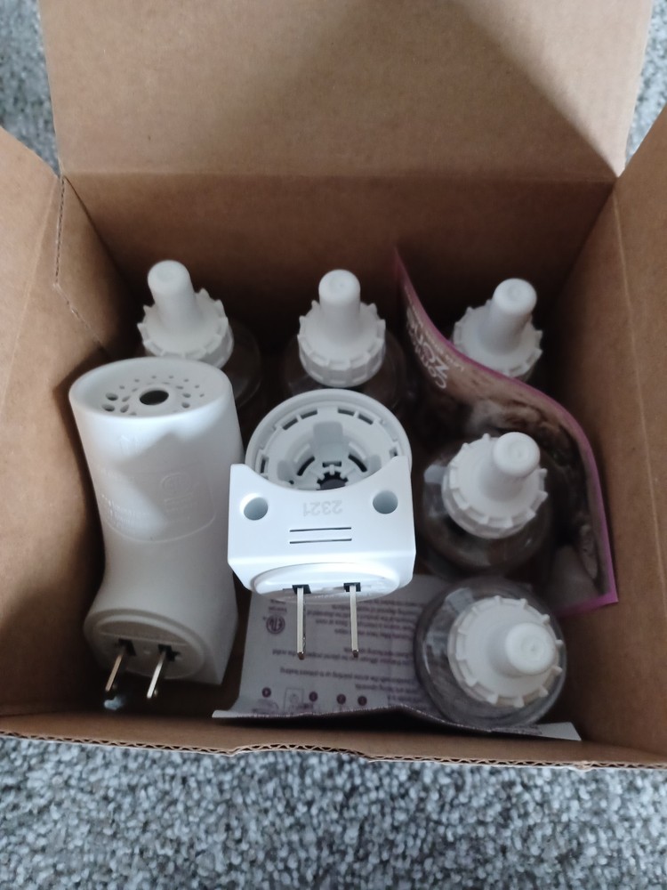 Comfort Zone Multi-Cat Calming Kit 3 Diffusers and 6 Pheromone Refills