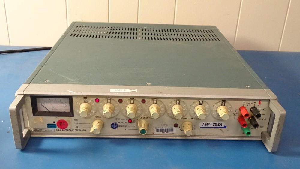 Fluke 343A DC Voltage Calibrator