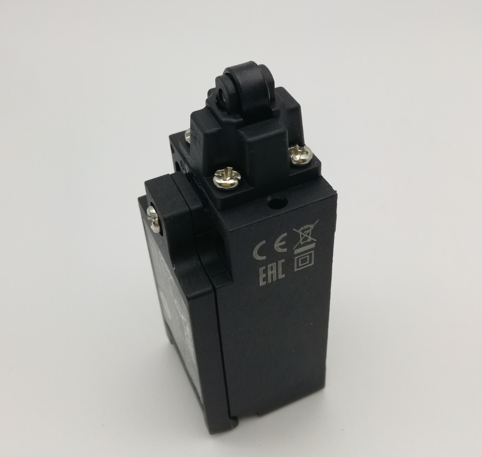 1PC D4N-4A32 Limit switch Travel switch