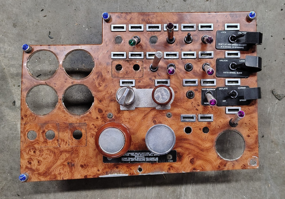 1987-2000 PETERBILT 379 17-04042M004 PANEL-CONTROL AMERICAN CLASS