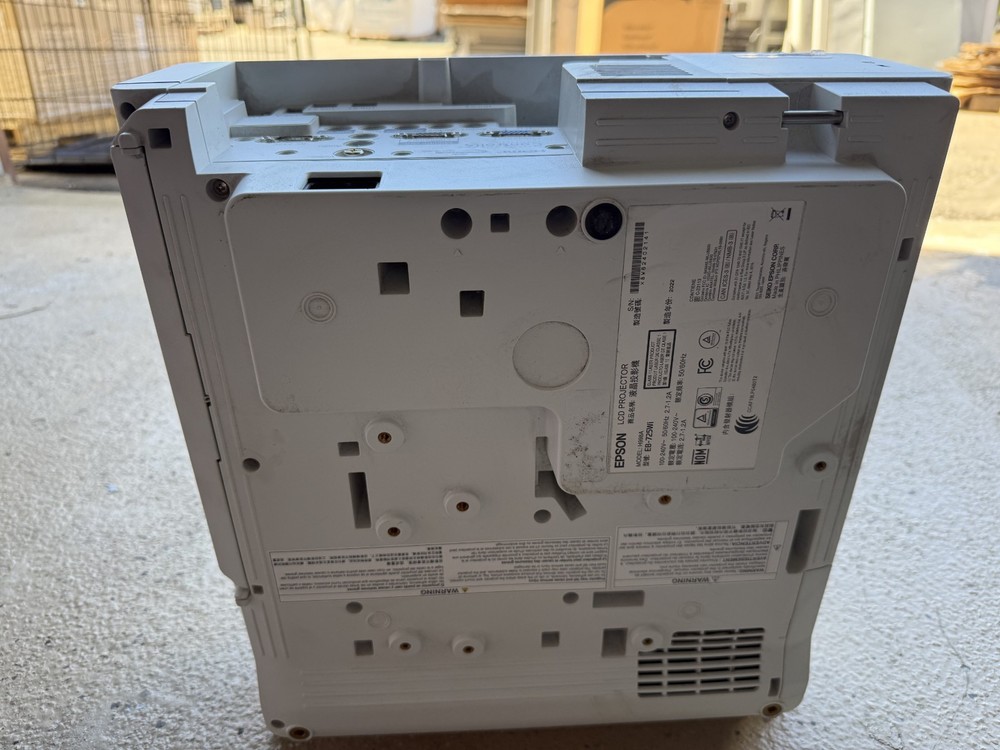 Epson LCD Projector EB-725Wi Model H998A