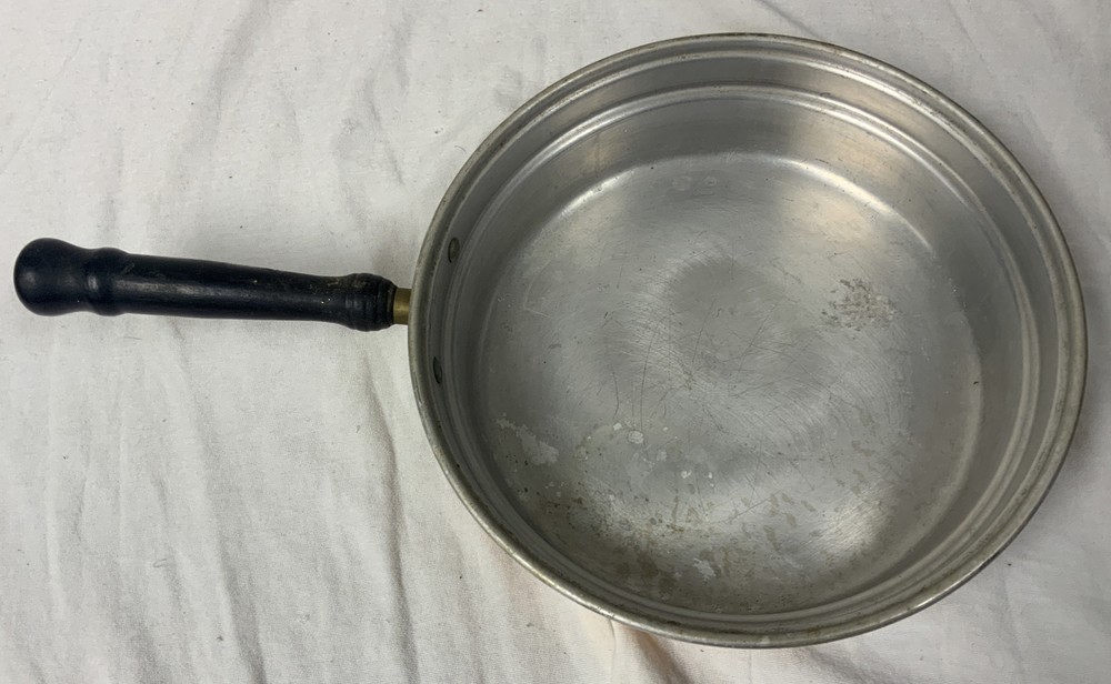 Copper Pan Insert, Wooden Handle - 9.5 in Diameter
