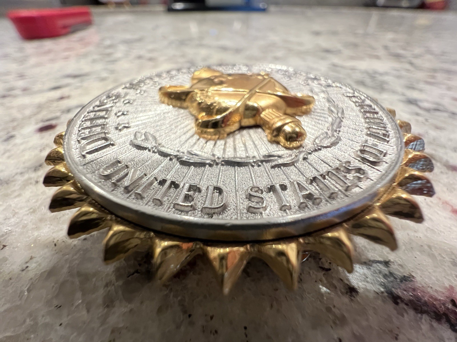 ARMY IDENTIFICATION DRESS BADGE:UNITED STATES DEFENSE INTELLIGENCE AGENCY