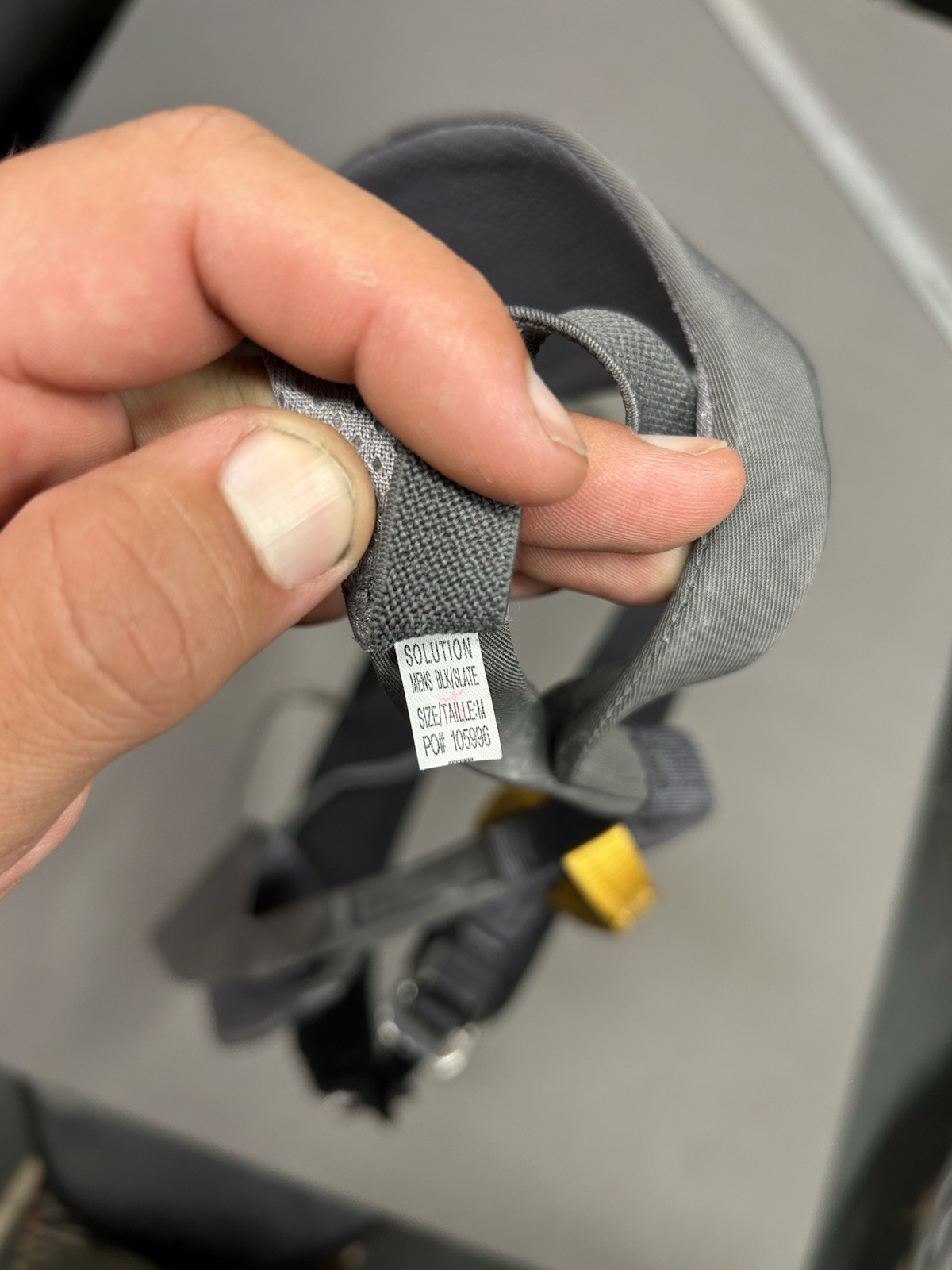 Black Diamond Solution Climbing Harness Mens Size Medium Padded Adjustable