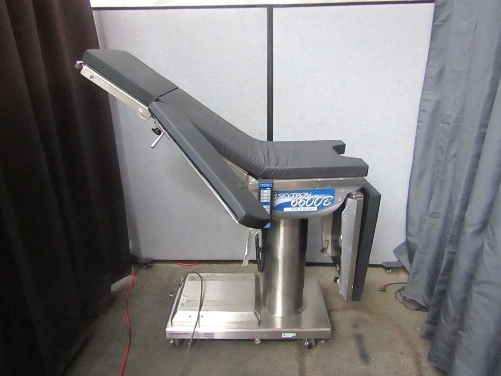 Skytron Model 6600 B Surgery Table with hand controller, new pad, arm boards