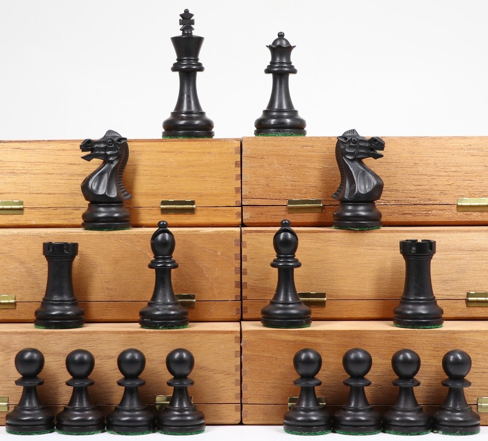 Staunton Classic Boxwood Chess Set
