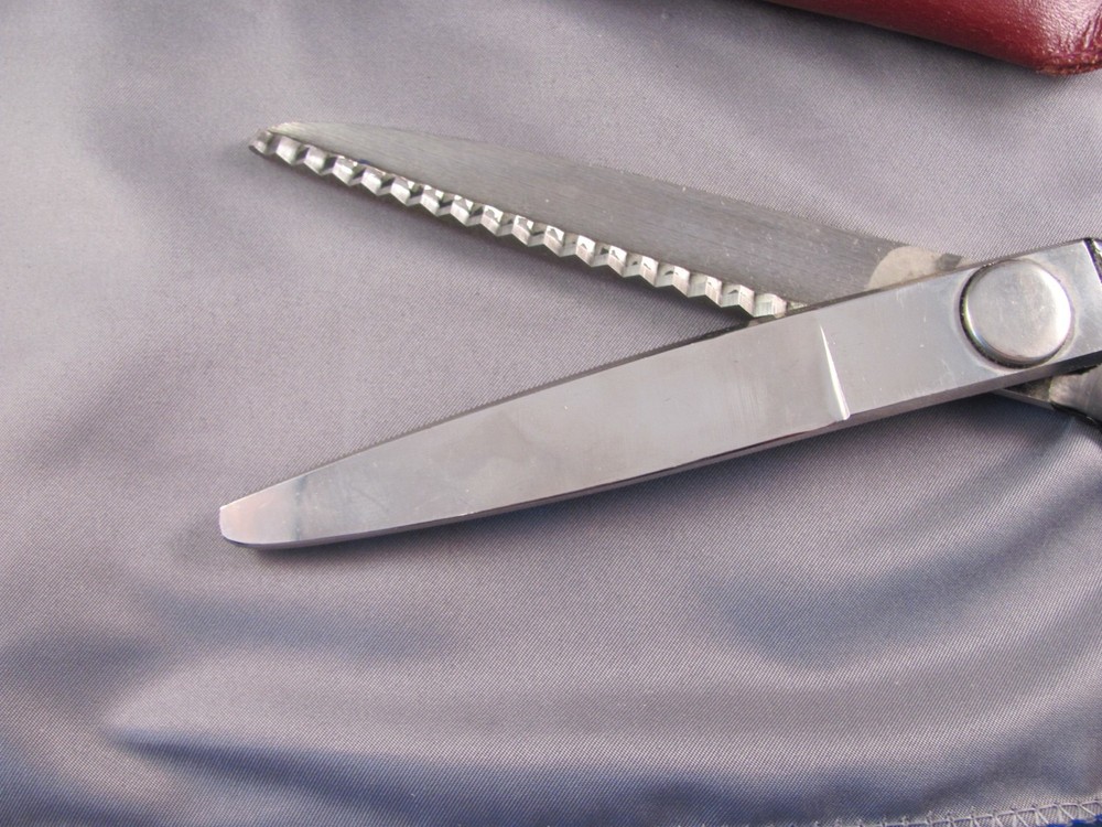 Wiss Pinking Shears 9-1/4" with Leather Case & Instructions