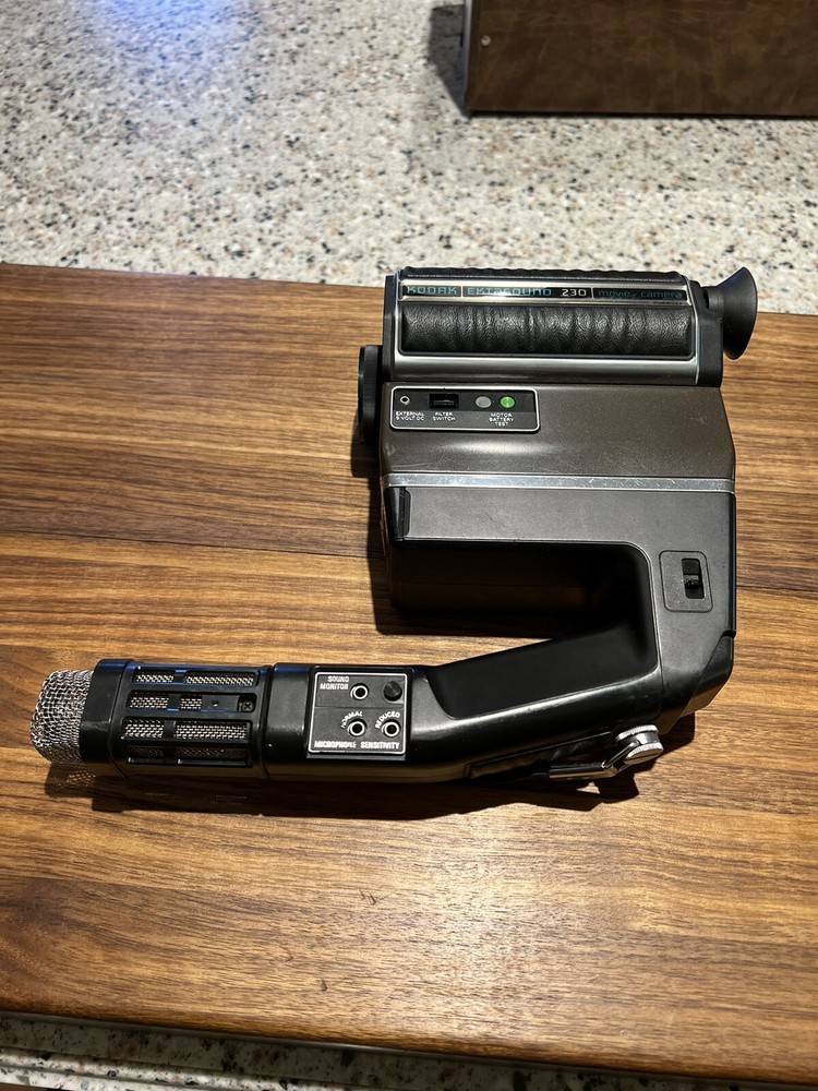 Kodak EktaSound 230 Movie Camera  - Untested