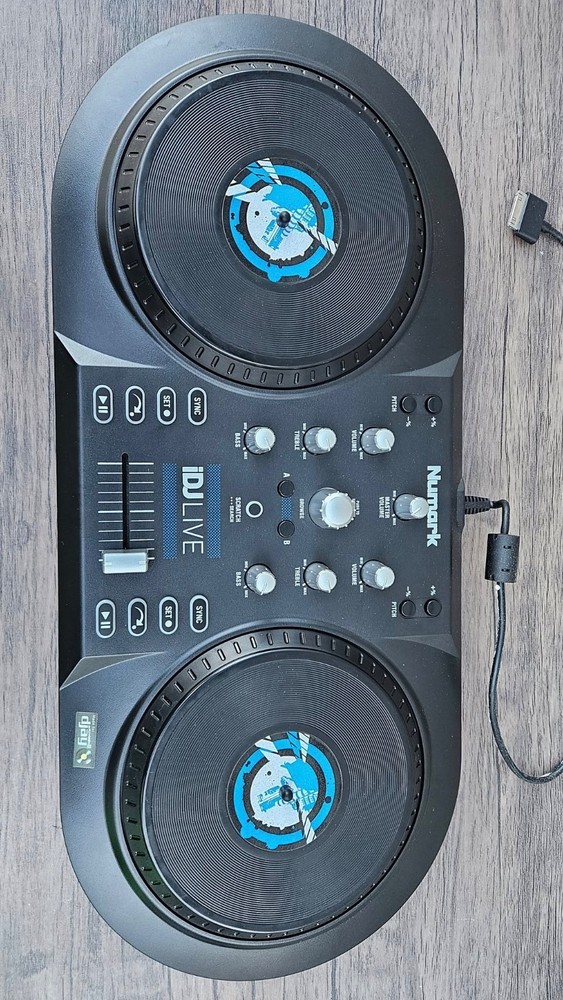 Numark iDJ Live Digital DJ Controller Turntable Apple Mac PC Ipad Iphone Ipod R3